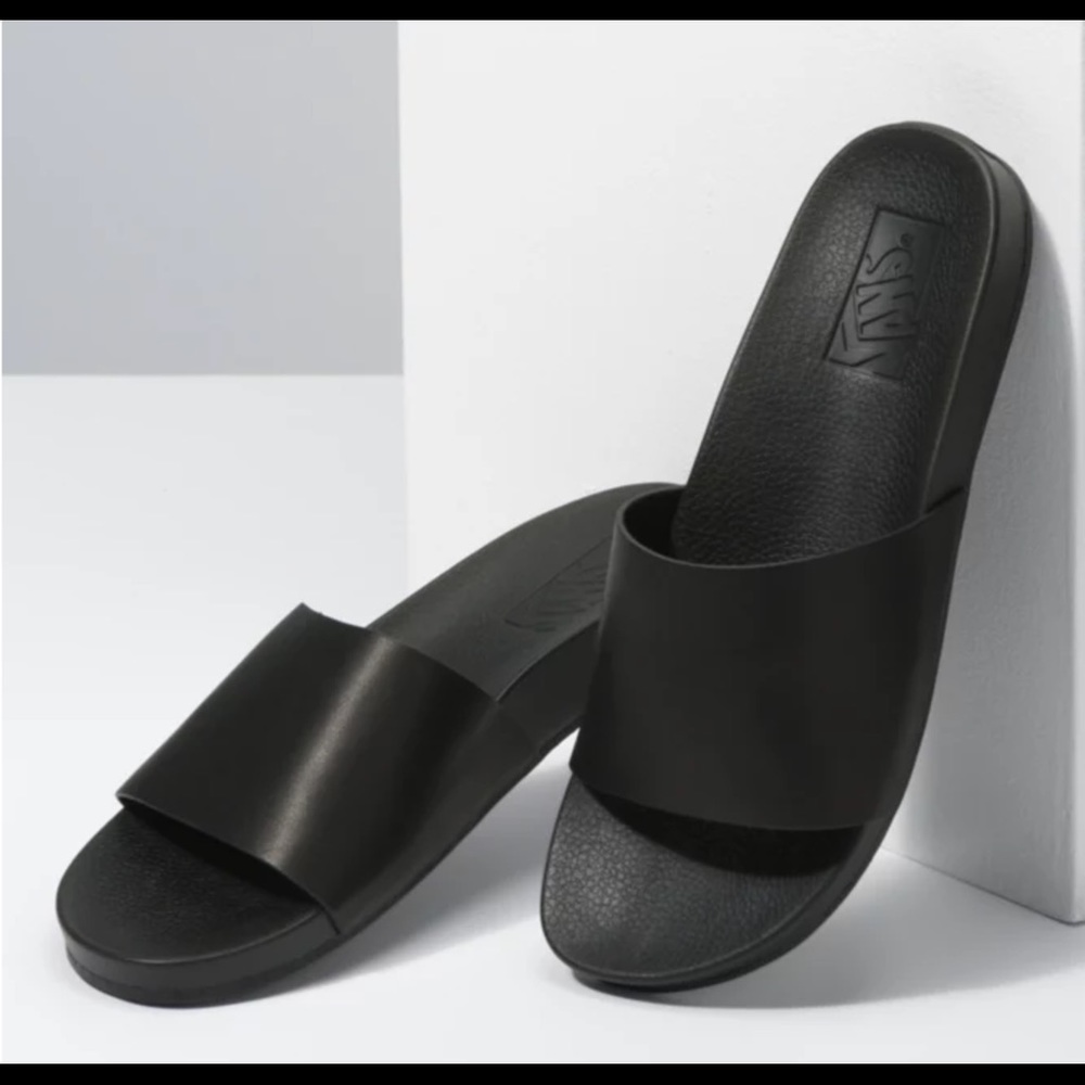 ✨BRAND NEW✨ Vans Decon Leather Slides